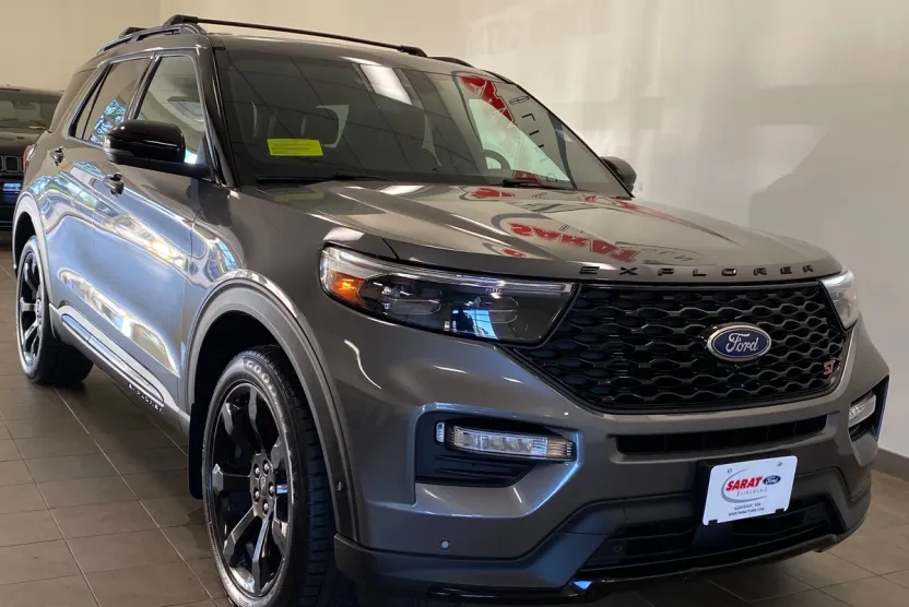 2021 Ford Explorer ST photo 1