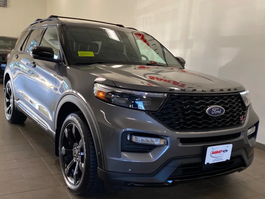 2021 Ford Explorer ST photo 1