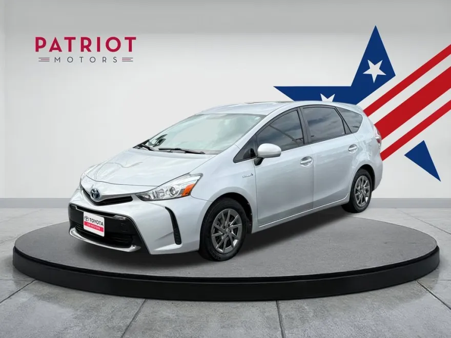 2017 Toyota Prius V Two photo 1