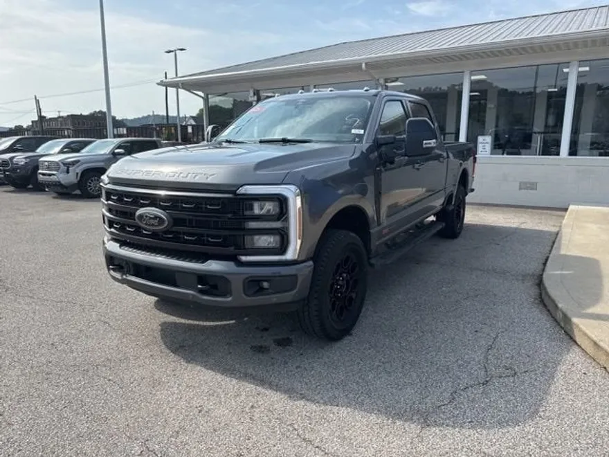 2024 Ford F-350 Lariat photo 1