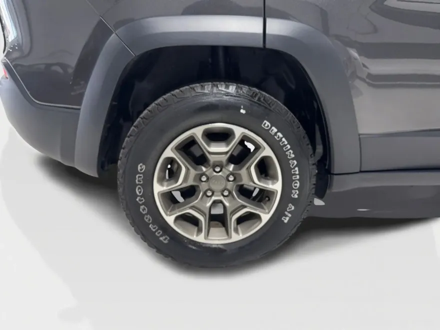 2022 Jeep Cherokee Trailhawk Sport photo 1