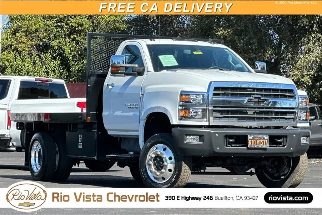 2021 Chevrolet Silverado 6500HD LT photo 1