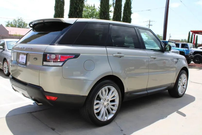 2014 Land Rover Range Rover Sport HSE photo 1