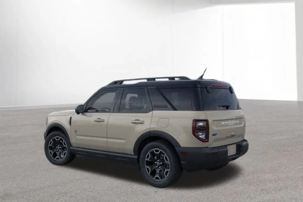 2025 Ford Bronco Sport Outer Banks photo 1