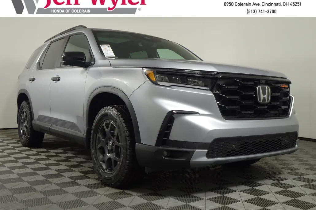 2025 Honda Pilot TrailSport photo 1