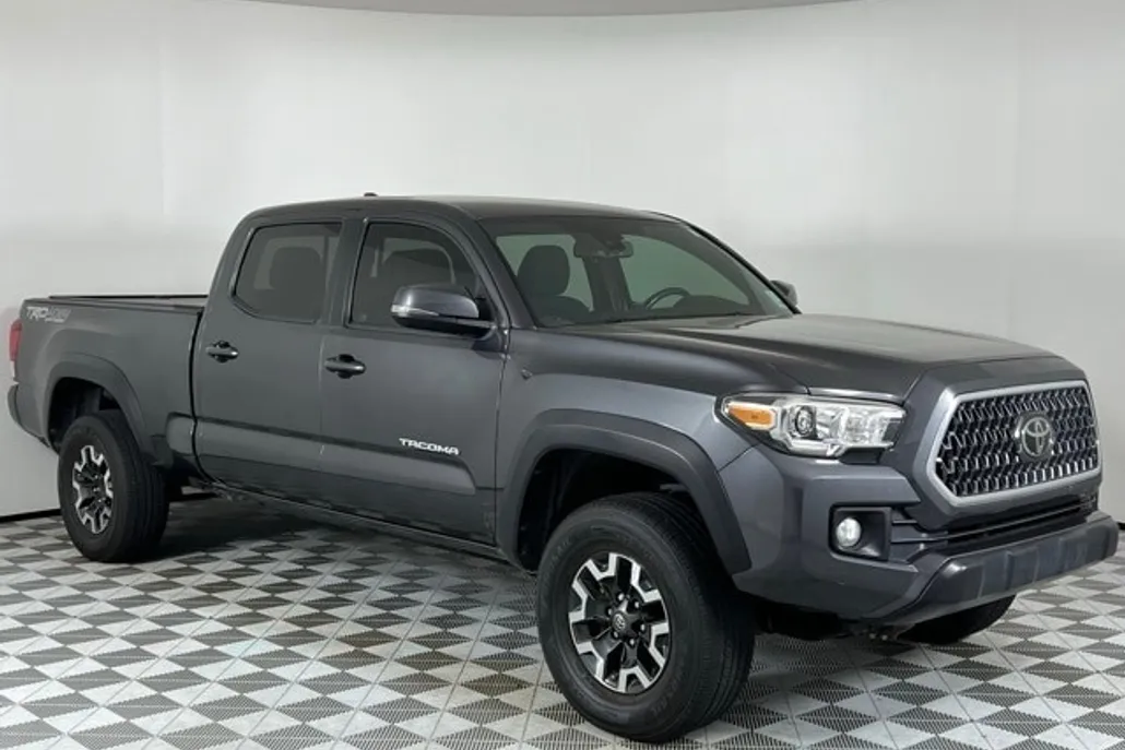 2018 Toyota Tacoma SR5 TRD Sport photo 1