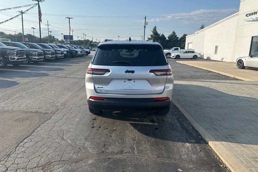 2025 Jeep Grand Cherokee Altitude X photo 1