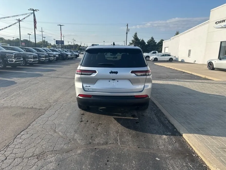 2025 Jeep Grand Cherokee Altitude X photo 1