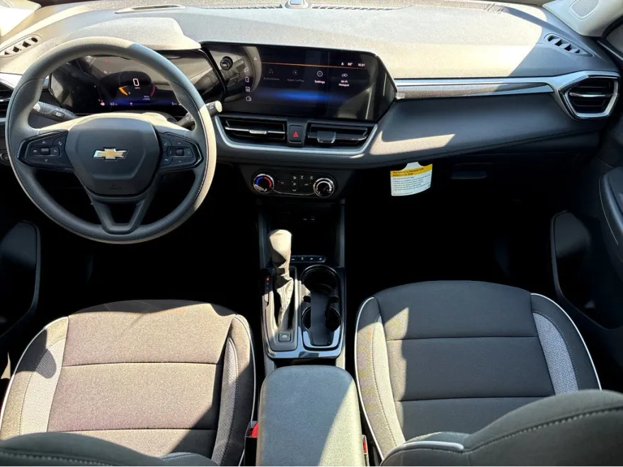 2026 Chevrolet Trailblazer LS photo 1