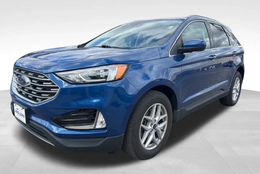 2022 Ford Edge SEL photo 1