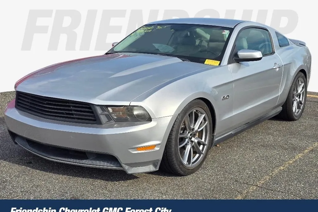 2011 Ford Mustang GT Premium photo 1
