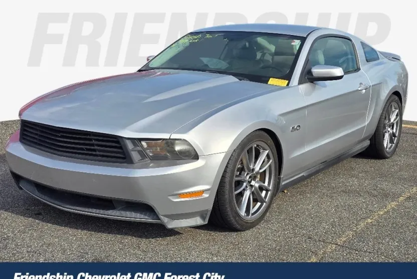 2011 Ford Mustang GT Premium photo 1