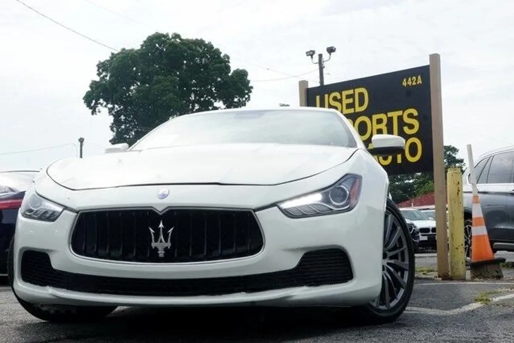 2017 Maserati Ghibli photo 1
