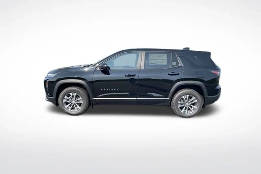 2026 Chevrolet Equinox LT photo 1