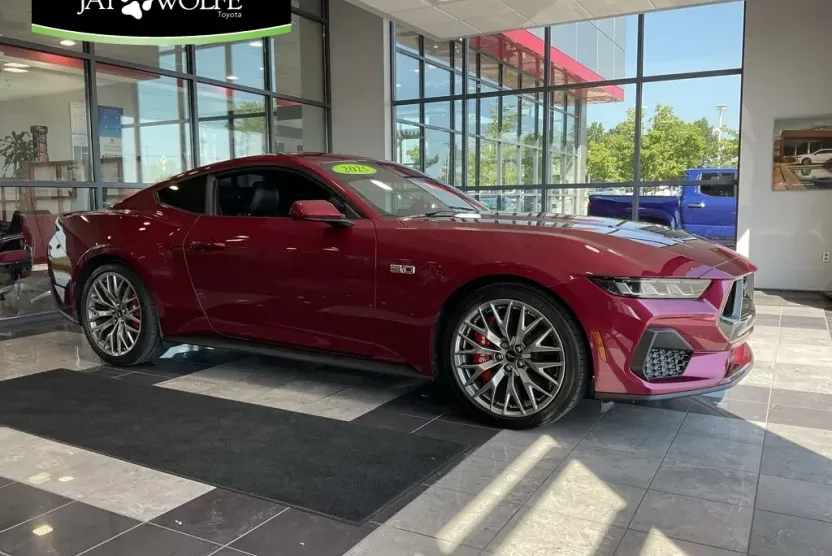 2025 Ford Mustang GT Premium photo 1