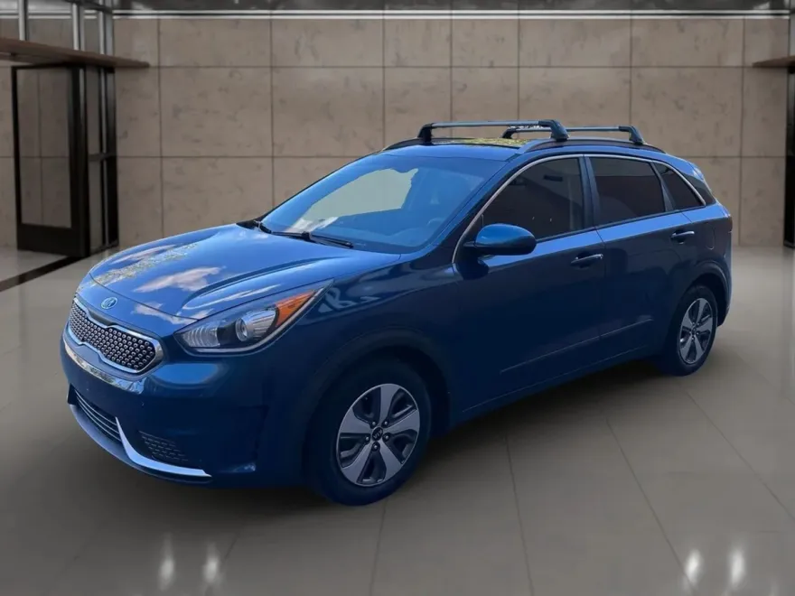 2017 Kia Niro LX photo 1