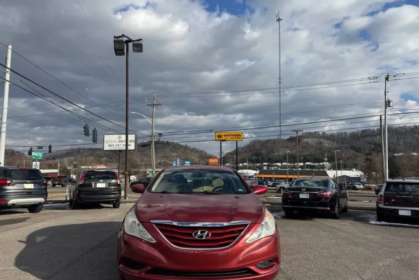 2011 Hyundai Sonata GLS photo 1