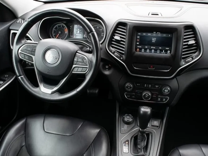 2019 Jeep Cherokee Latitude photo 21