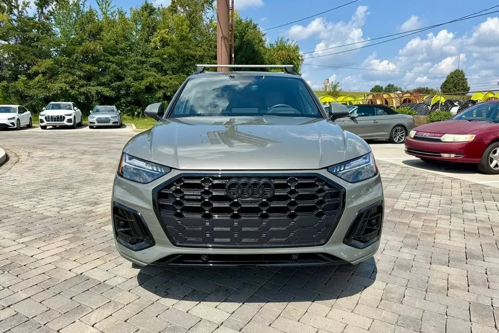 2025 Audi Q5 45 S line Prestige Premium photo 1