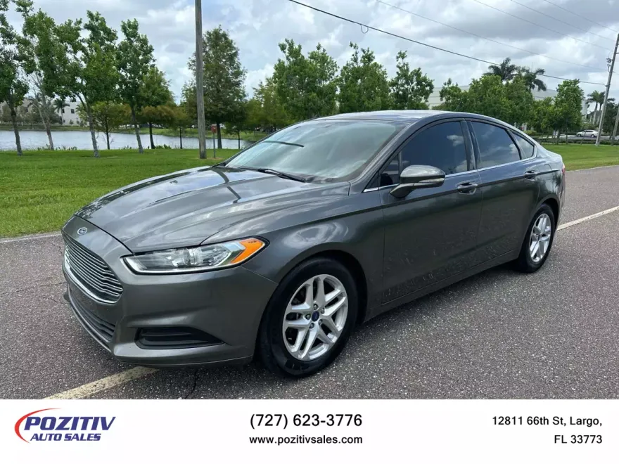 2016 Ford Fusion SE photo 1