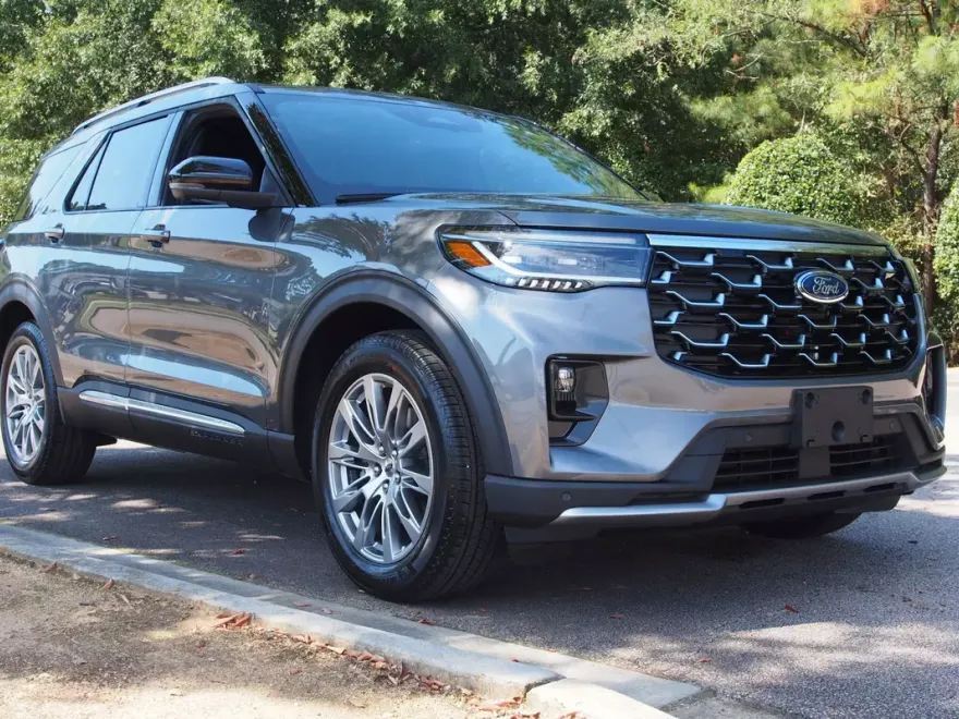 2025 Ford Explorer Platinum photo 1