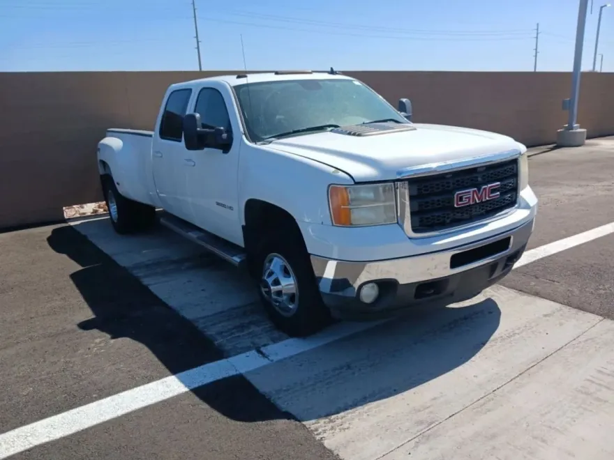 2011 Gmc Sierra SLT photo 1