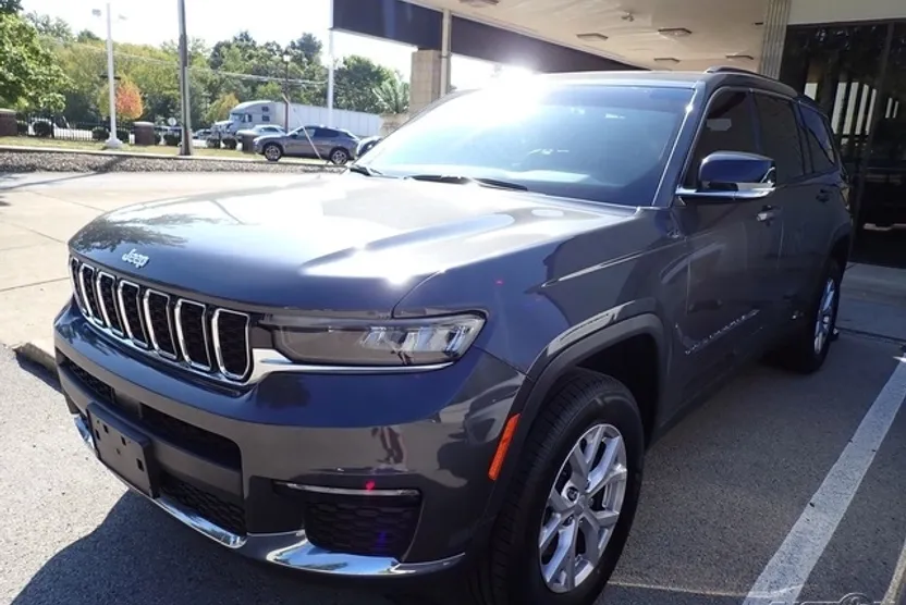 2022 Jeep Grand Cherokee Limited photo 1