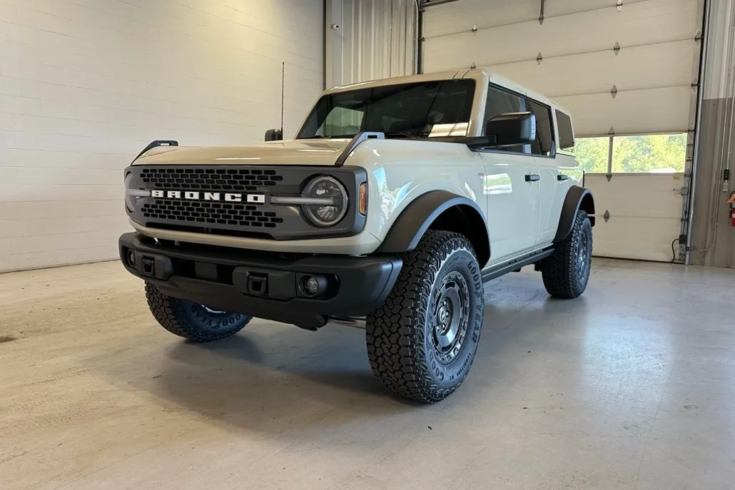2025 Ford Bronco Badlands photo 1