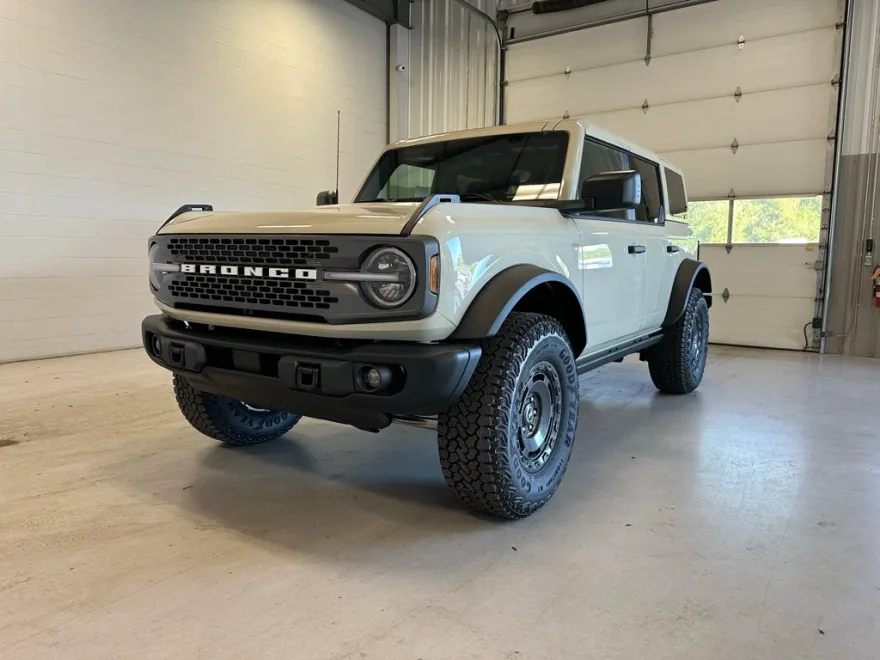2025 Ford Bronco Badlands photo 1