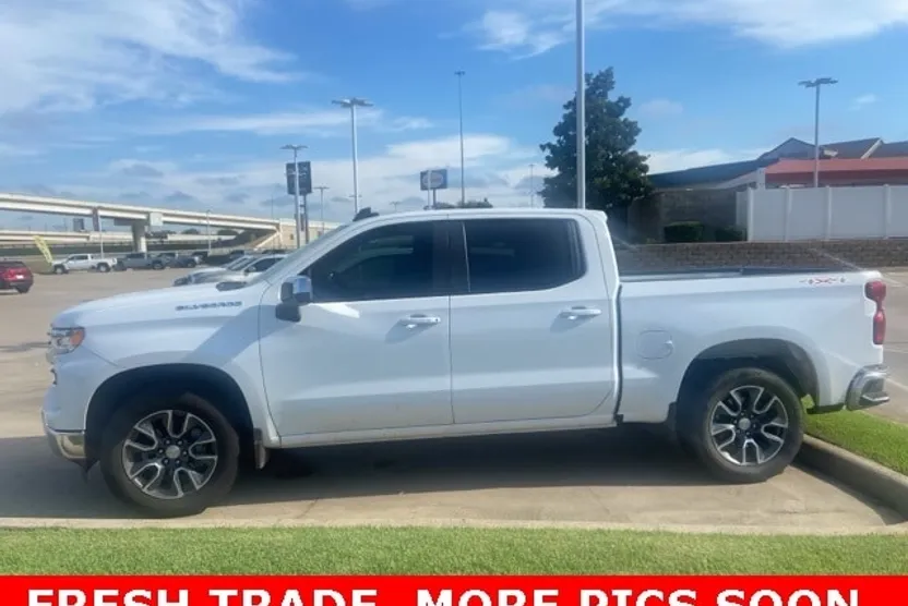 2023 Chevrolet Silverado 1500 LT photo 1