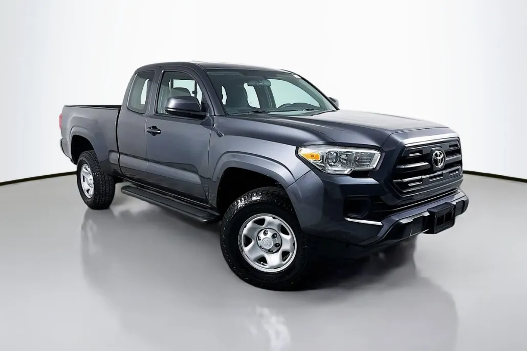 2017 Toyota Tacoma SR photo 1