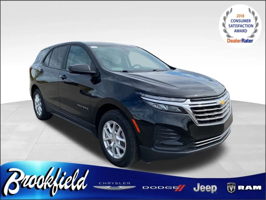 2023 Chevrolet Equinox LS photo 1
