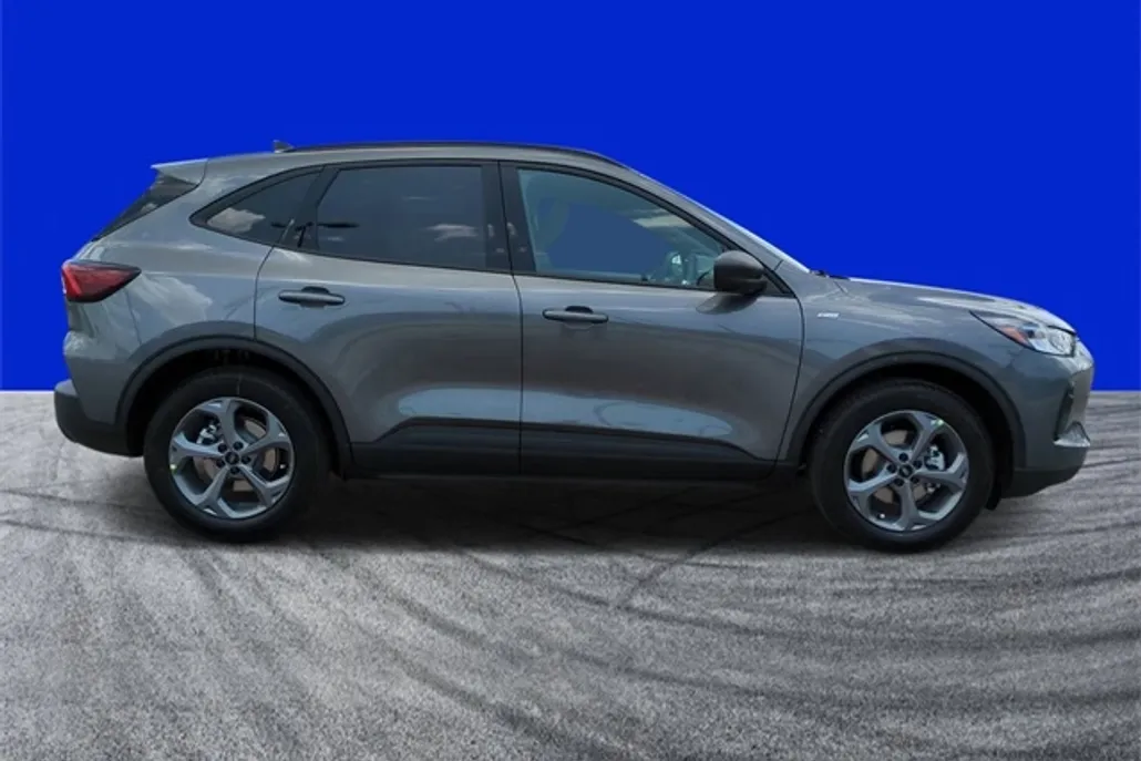 2025 Ford Escape ST-Line photo 1