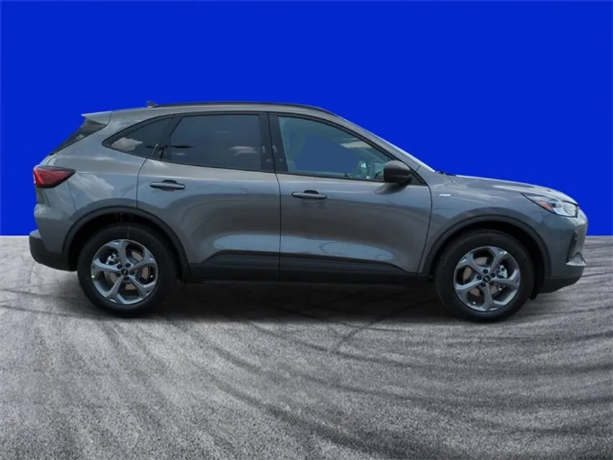 2025 Ford Escape ST-Line photo 1