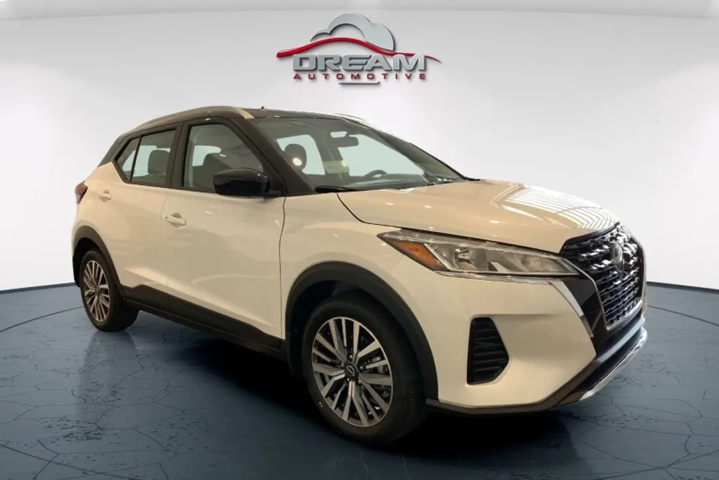 2024 Nissan Kicks SV photo 1