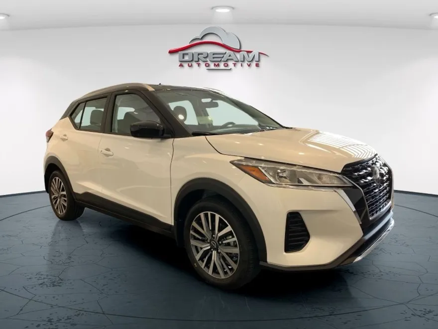 2024 Nissan Kicks SV photo 1