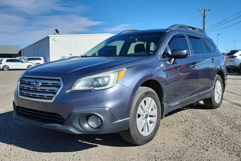 2015 Subaru Outback 2.5i Premium photo 1