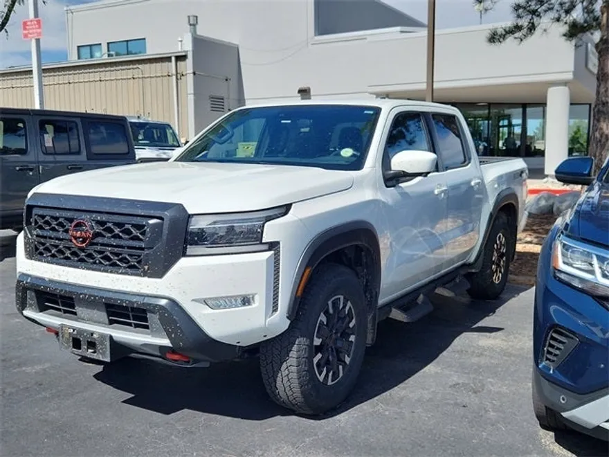 2023 Nissan Frontier PRO-4X photo 1