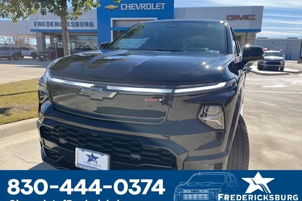 2025 Chevrolet Silverado EV RST photo 1
