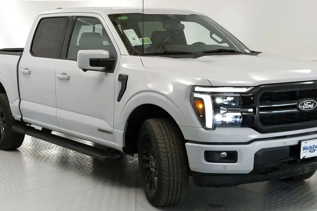 2025 Ford F-150 Lariat photo 1