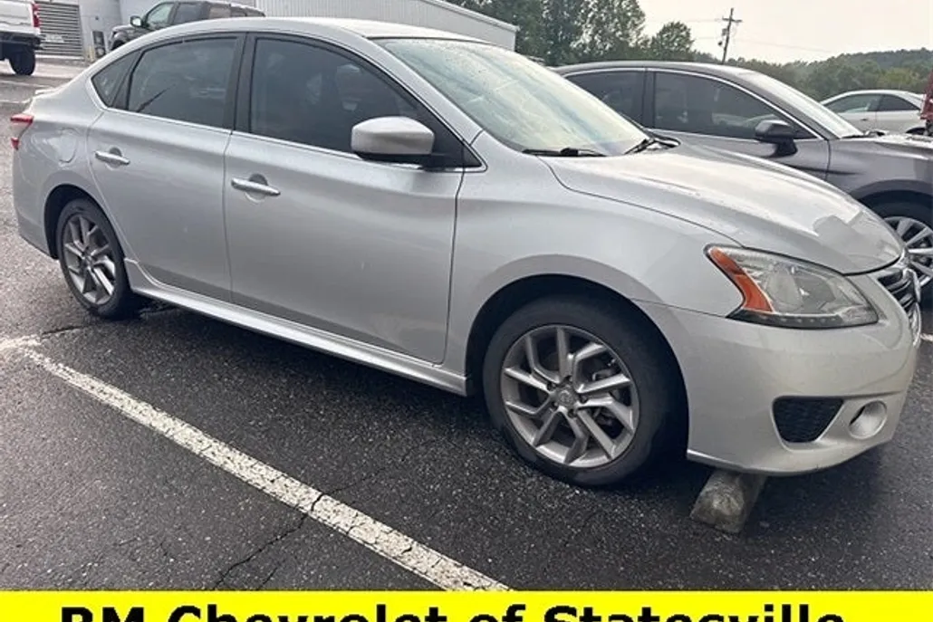 2014 Nissan Sentra SR photo 1