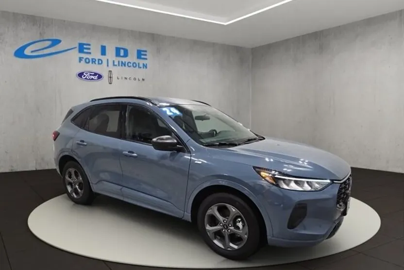 2024 Ford Escape ST-Line photo 1