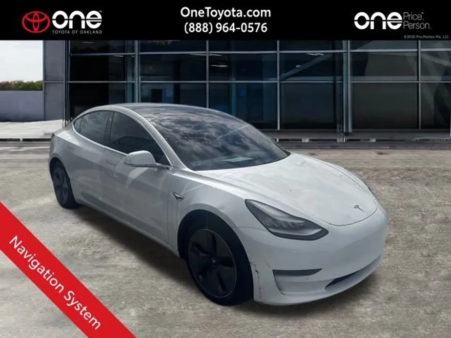 2020 Tesla Model 3 Standard Range Plus photo 1