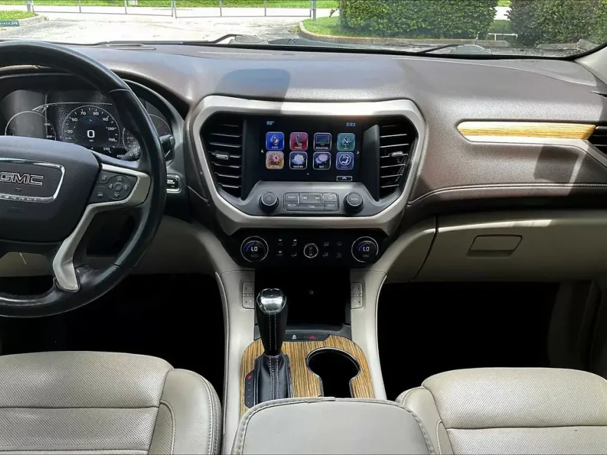 2018 Gmc Acadia Denali photo 1