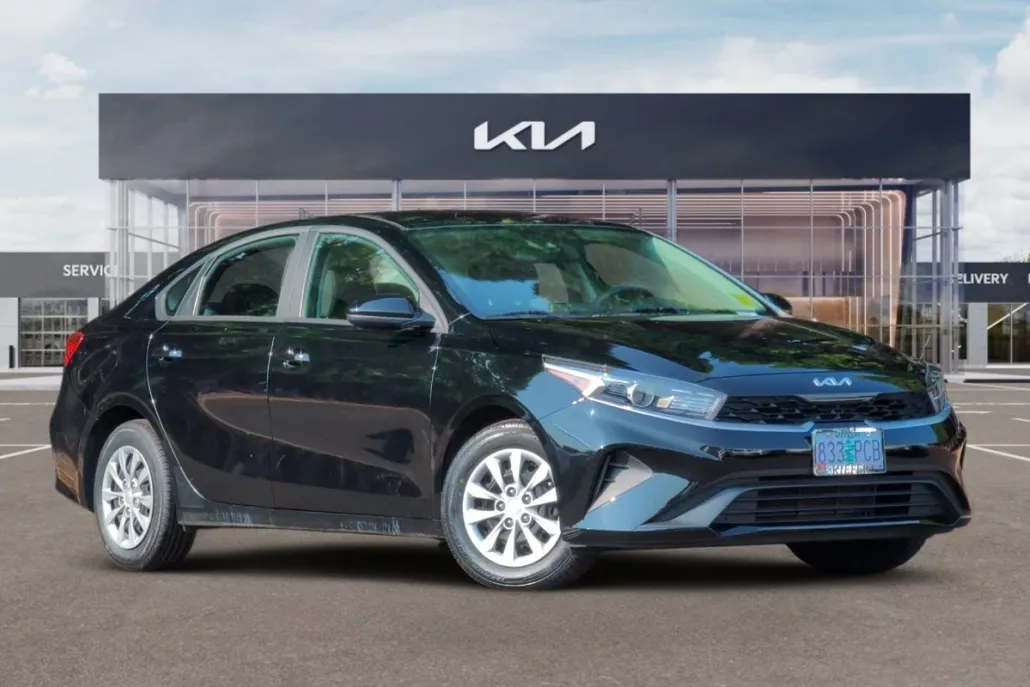 2023 Kia Forte LX photo 1