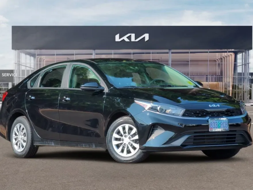 2023 Kia Forte LX photo 1