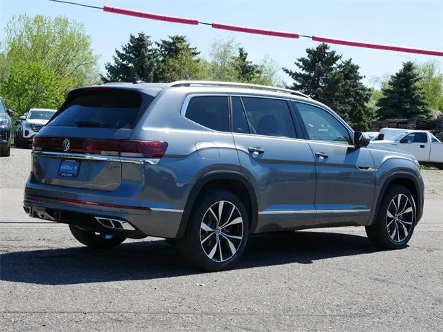 2025 Volkswagen Atlas SEL Premium R-Line photo 1