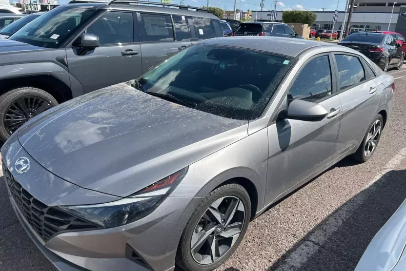 2023 Hyundai Elantra SEL photo 1