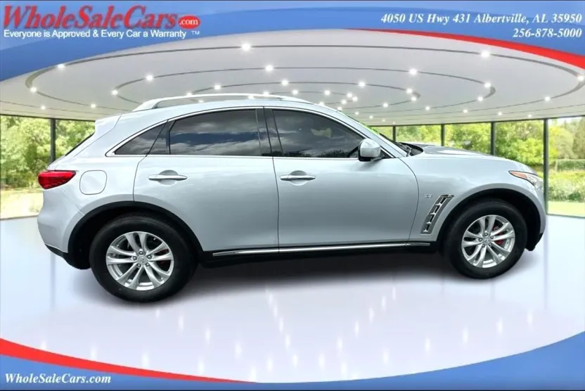 2017 Infiniti QX70 photo 1