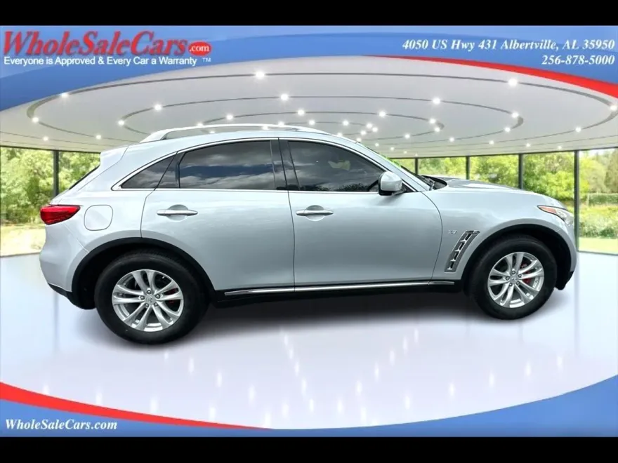 2017 Infiniti QX70 photo 1